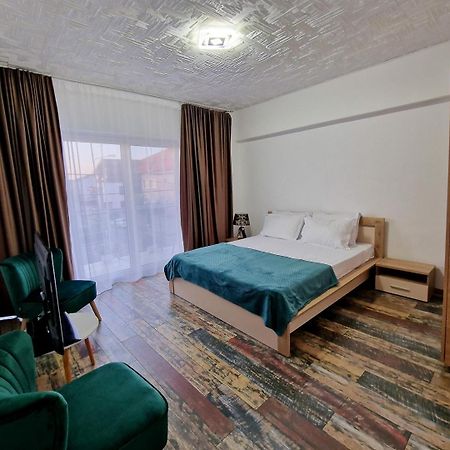 5 Bedrooms Luxury Apartment Villa Бухарест Екстер'єр фото