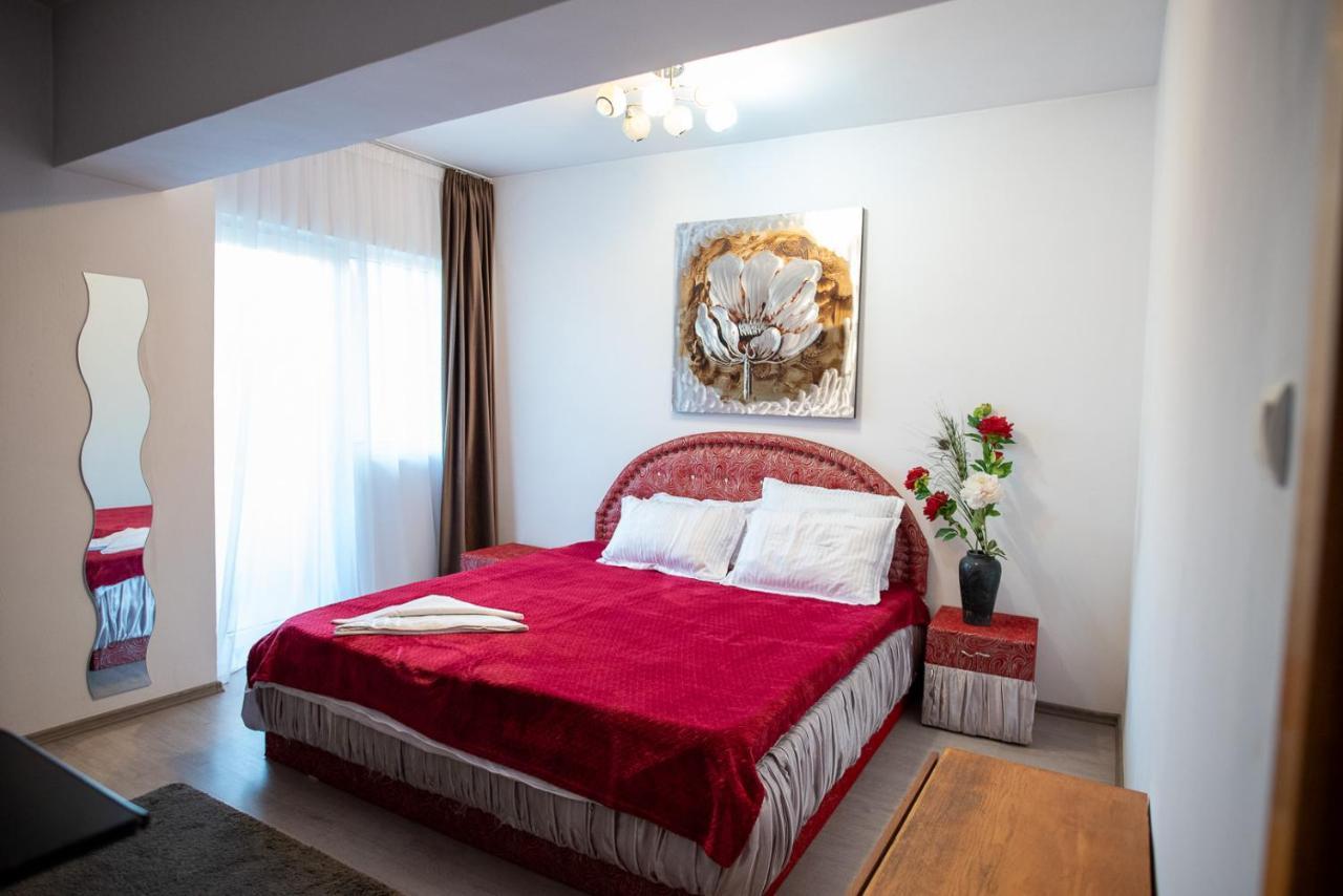 5 Bedrooms Luxury Apartment Villa Бухарест Екстер'єр фото