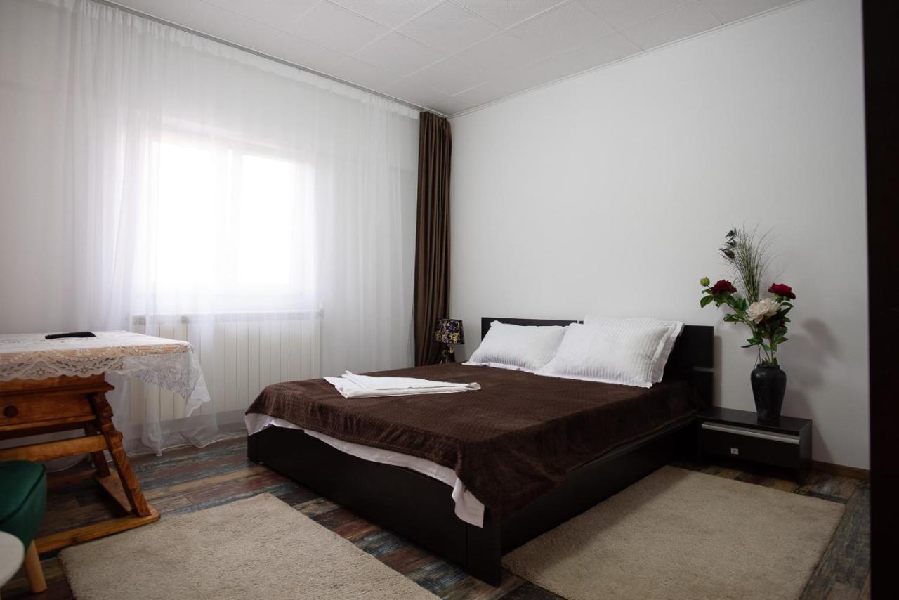5 Bedrooms Luxury Apartment Villa Бухарест Екстер'єр фото