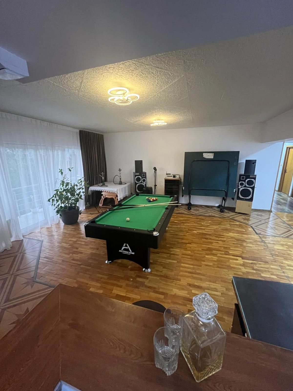 5 Bedrooms Luxury Apartment Villa Бухарест Екстер'єр фото